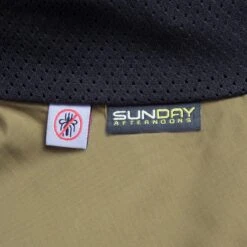 Sunday Afternoons Bug-Free Adventure Hat 9 Sunday Afternoons Bug-Free Adventure Hat -Sunday Afternoons Shop bug free adventure hat labels detail ss20 2500px