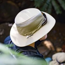 Sunday Afternoons Bug-Free Charter Hat 5 Sunday Afternoons Bug-Free Charter Hat -Sunday Afternoons Shop bug free charter hat tan male2 ss20 2600px