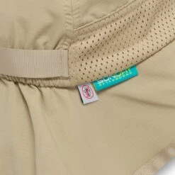 Sunday Afternoons Bug-Free Kids' Play Hat -Sunday Afternoons Shop bug free kids play hat tan label detail ss22 2500px