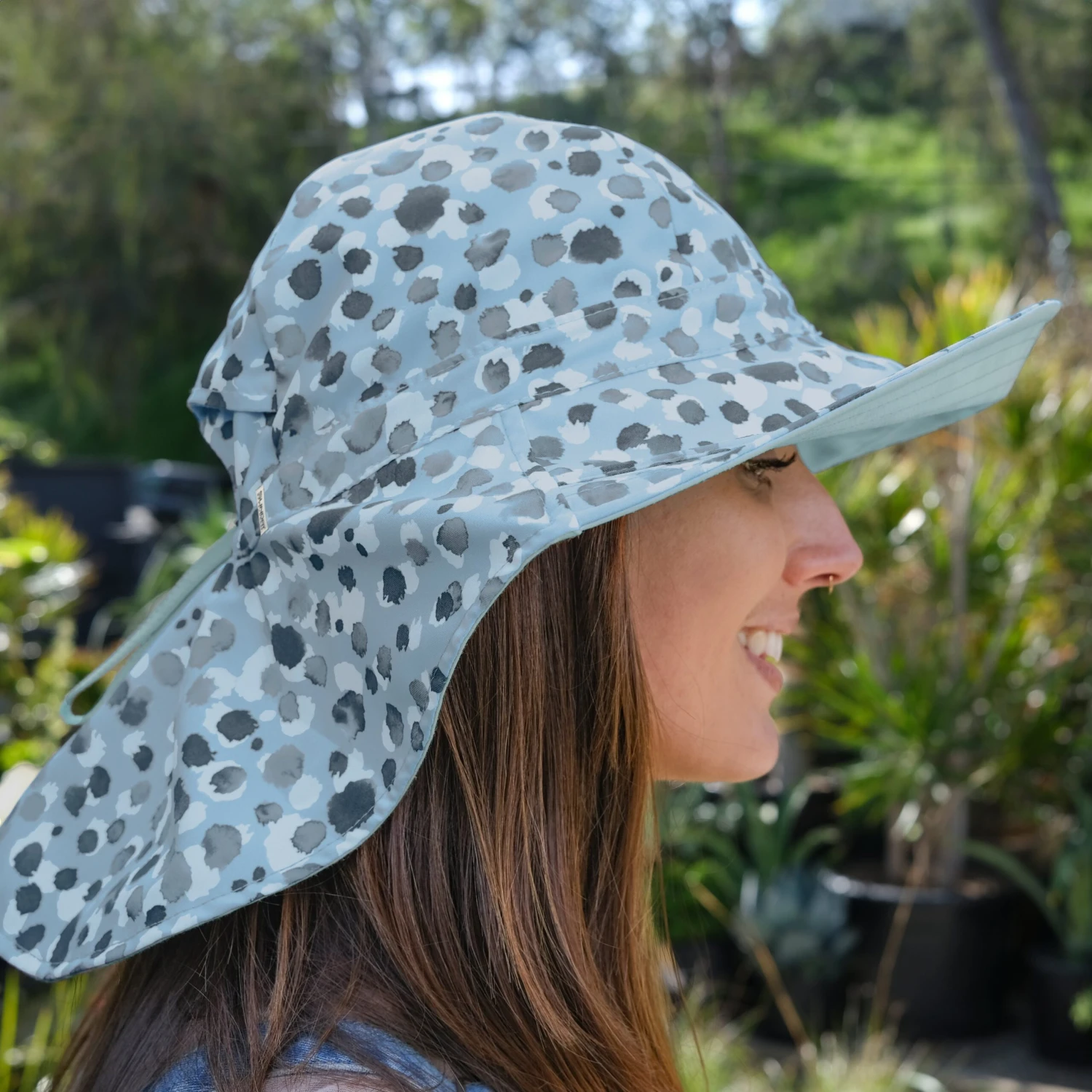 Natural Blend Cape Sunday Afternoons Natural Blend Cape -Sunday Afternoons Shop natural blend cape ss24 lifestyle reverse 3250px scaled